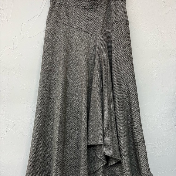 Women’s Gray & Black 8P Wool Skirt - Picture 2 of 7